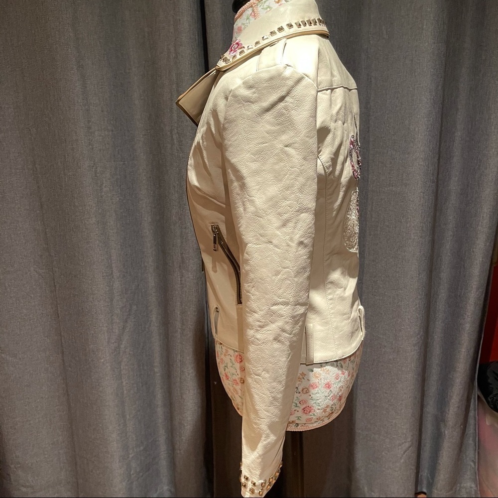 Desigual Cream Color Women’s Biker Jacket size 38 With Design in Back - Picture 15 of 16